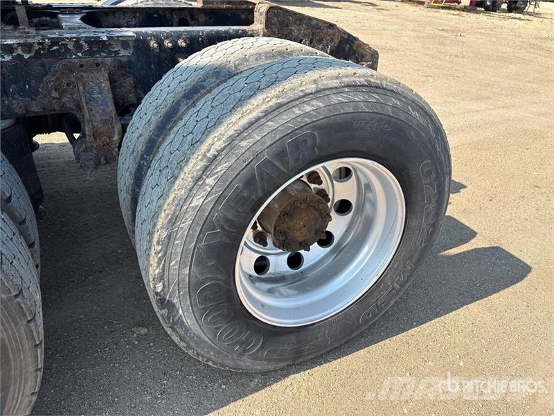 Volvo VNL300 6x4 T/A Day Cab Truck Tractor Prime Movers
