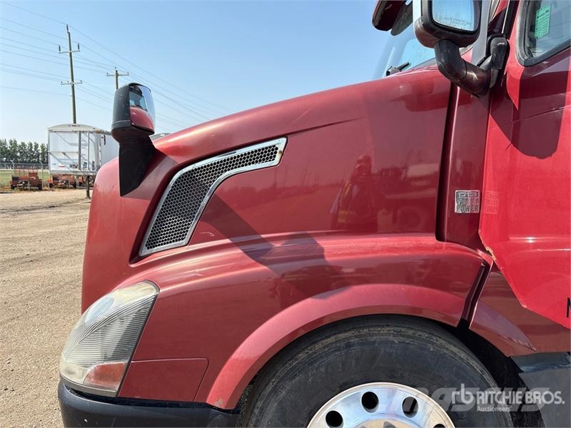 Volvo VNL300 6x4 T/A Day Cab Truck Tractor Prime Movers