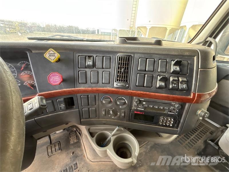 Volvo VNL630 Tracteur routier