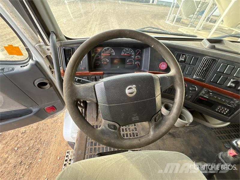 Volvo VNL630 Tracteur routier