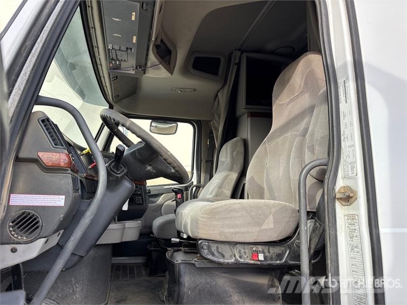 Volvo VNL630 Tracteur routier