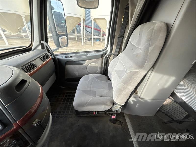 Volvo VNL630 Tracteur routier