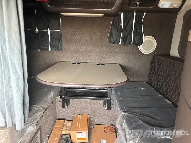 Volvo VNL64 Tegljači