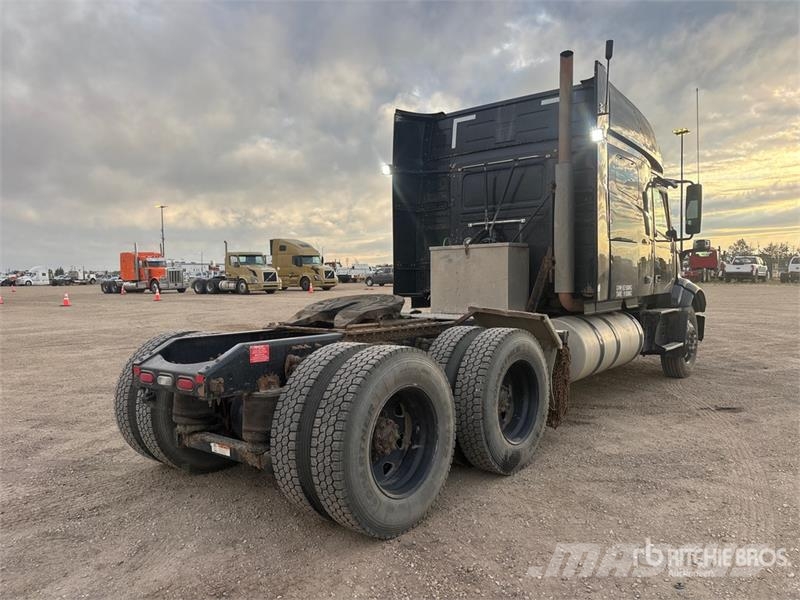 Volvo VNL64T Nyergesvontatók