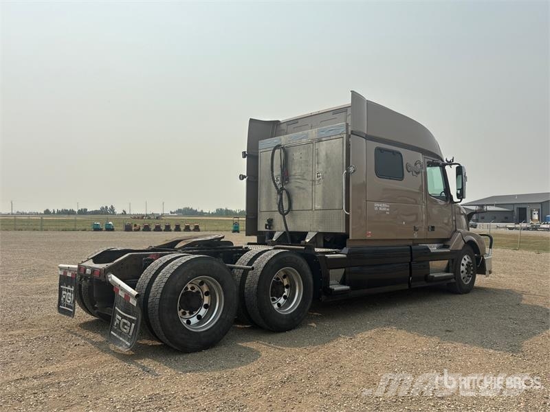 Volvo VNL64T Tractor Units