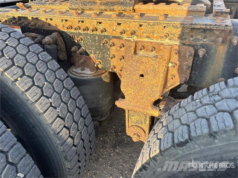 Volvo VNL64T Nyergesvontatók