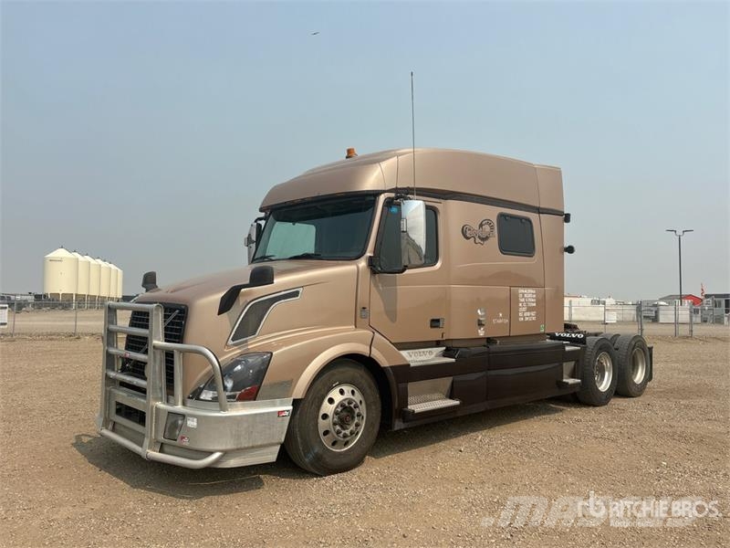 Volvo VNL64T Tractor Units