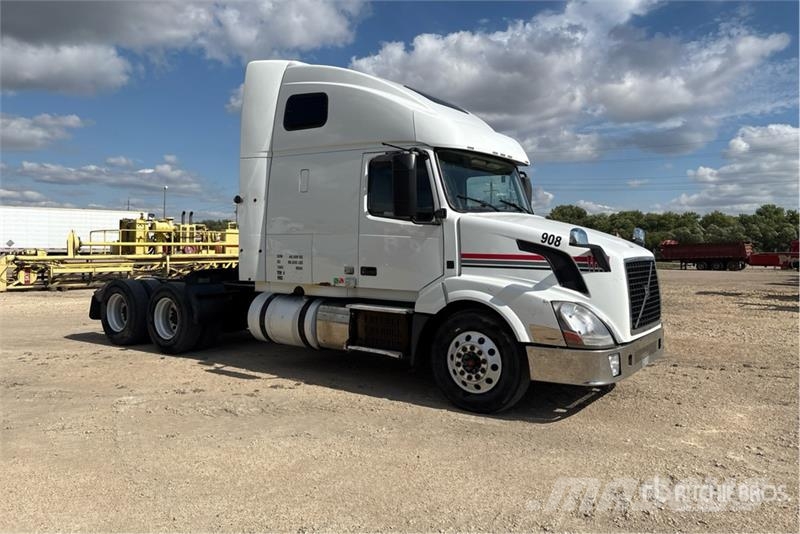 Volvo VNL64T Prime Movers