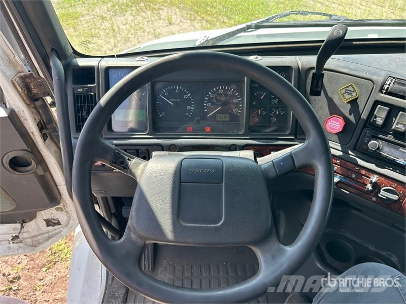 Volvo VNL64T Τράκτορες