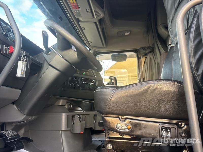Volvo VNL64T Nyergesvontatók
