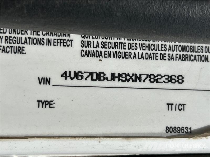 Volvo VNL64T Τράκτορες