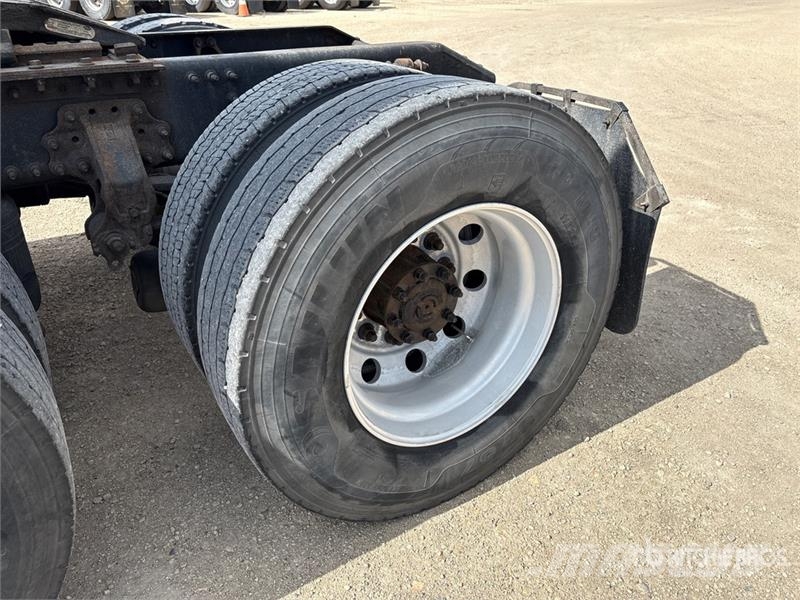 Volvo VNL64T Prime Movers