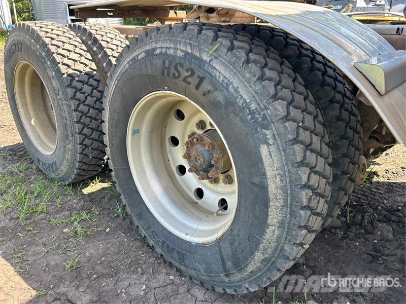 Volvo VNL64T Τράκτορες