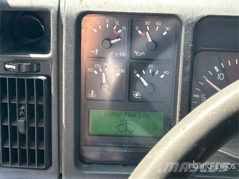 Volvo VNL64T Τράκτορες