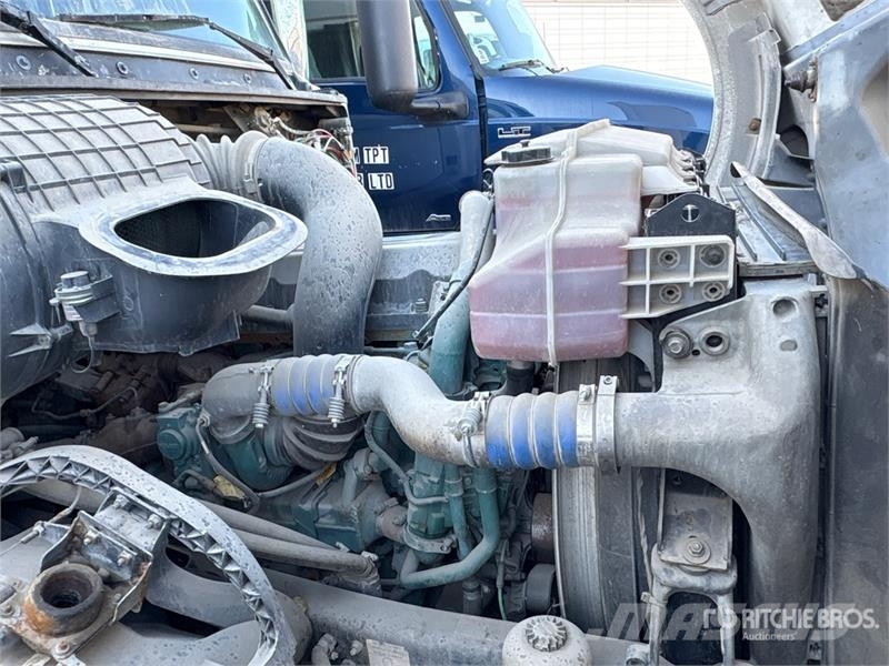 Volvo VNL64T Tracteur routier