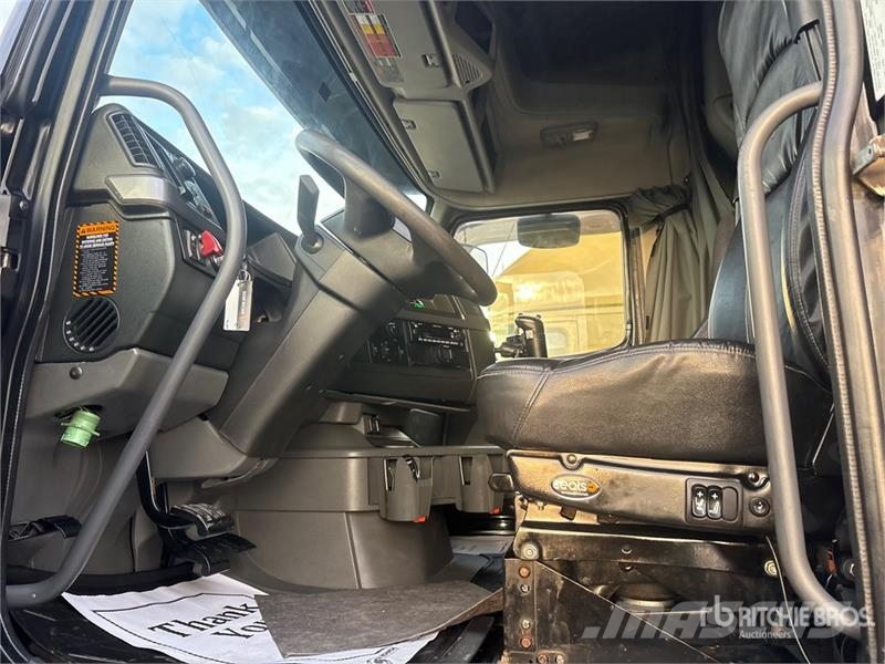 Volvo VNL64T Nyergesvontatók