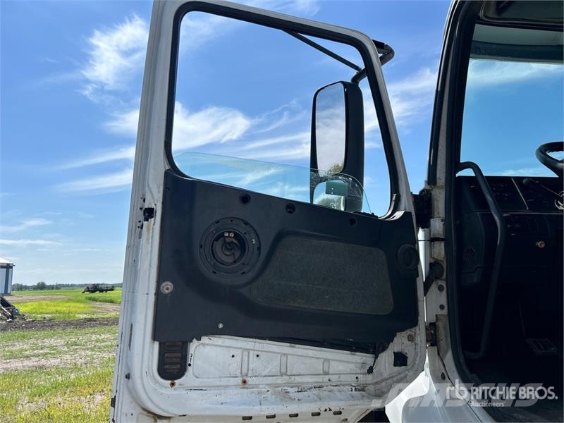 Volvo VNL64T Τράκτορες