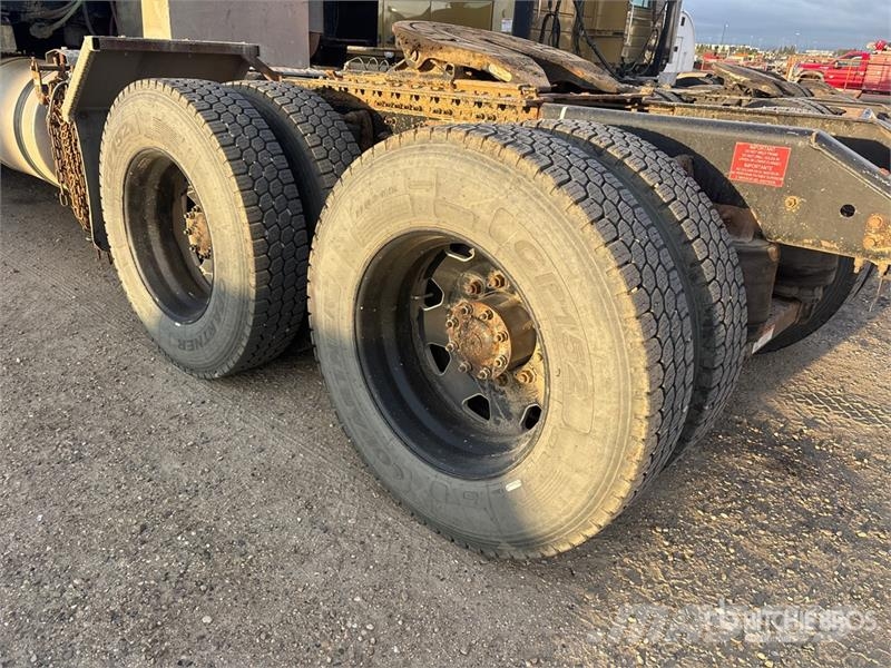 Volvo VNL64T Nyergesvontatók