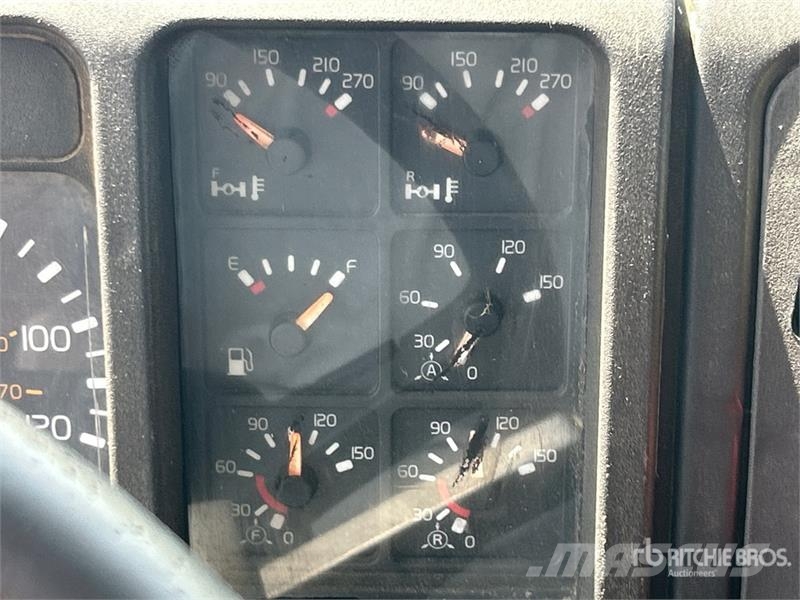 Volvo VNL64T Τράκτορες