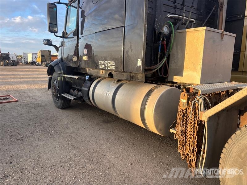 Volvo VNL64T Nyergesvontatók