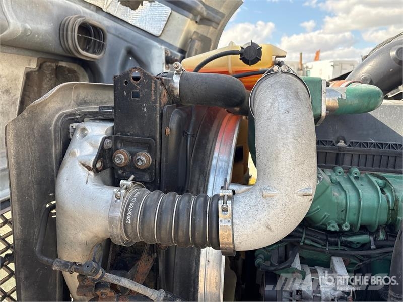 Volvo VNL64T Prime Movers