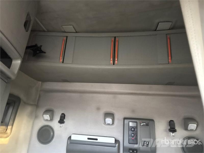 Volvo VNL64T Nyergesvontatók