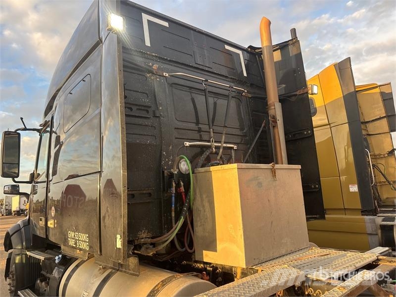 Volvo VNL64T Nyergesvontatók