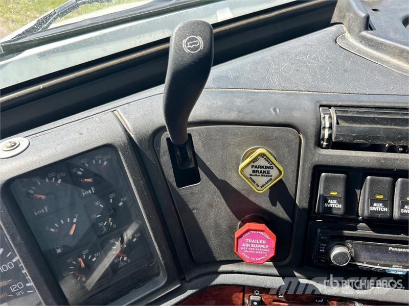 Volvo VNL64T Τράκτορες