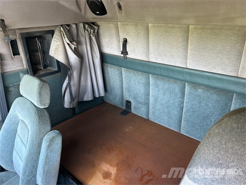 Volvo VNL64T Τράκτορες