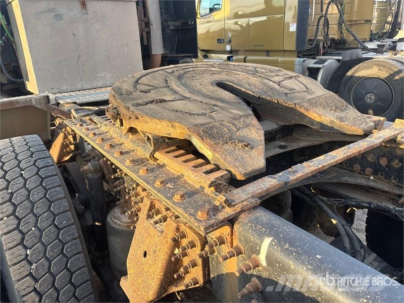 Volvo VNL64T Nyergesvontatók