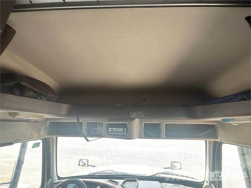 Volvo VNL64T Tractor Units