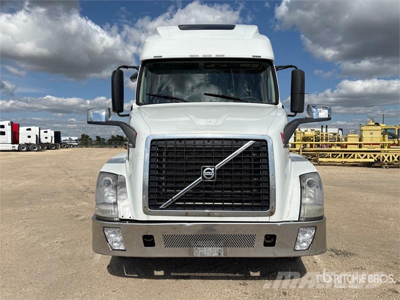 Volvo VNL64T Prime Movers