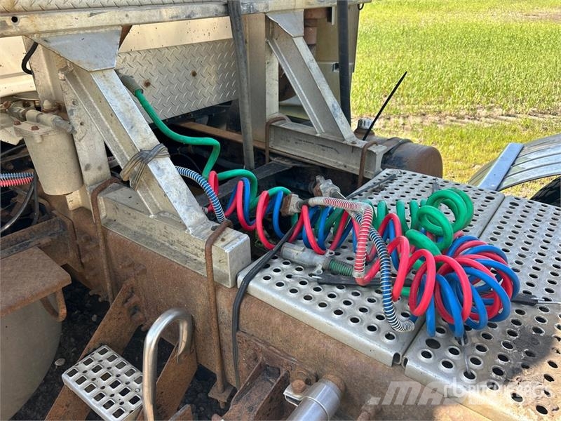 Volvo VNL64T Τράκτορες