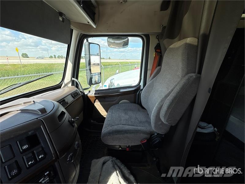Volvo VNL64T Prime Movers