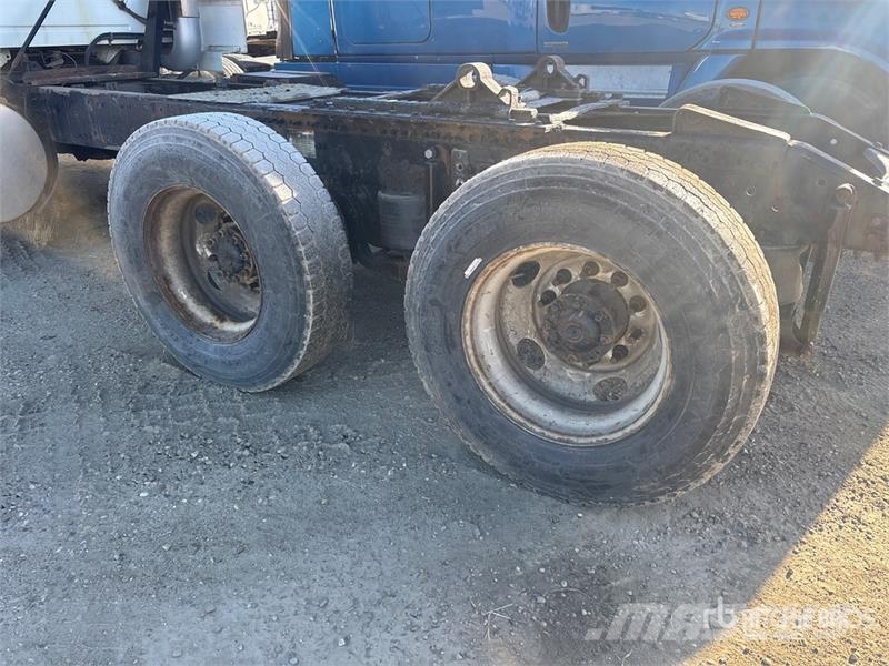 Volvo VNL64T670 Nyergesvontatók