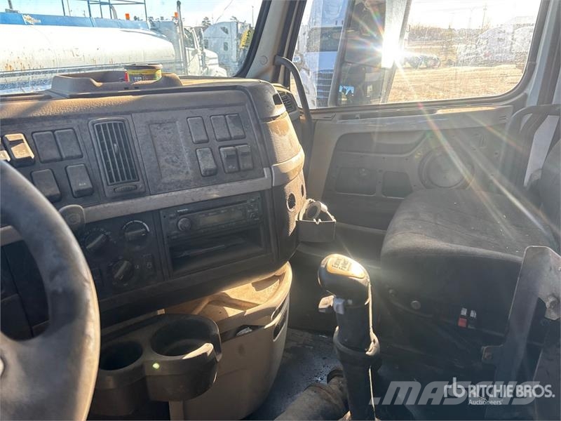 Volvo VNL64T670 Nyergesvontatók