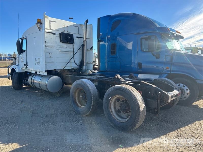 Volvo VNL64T670 Nyergesvontatók