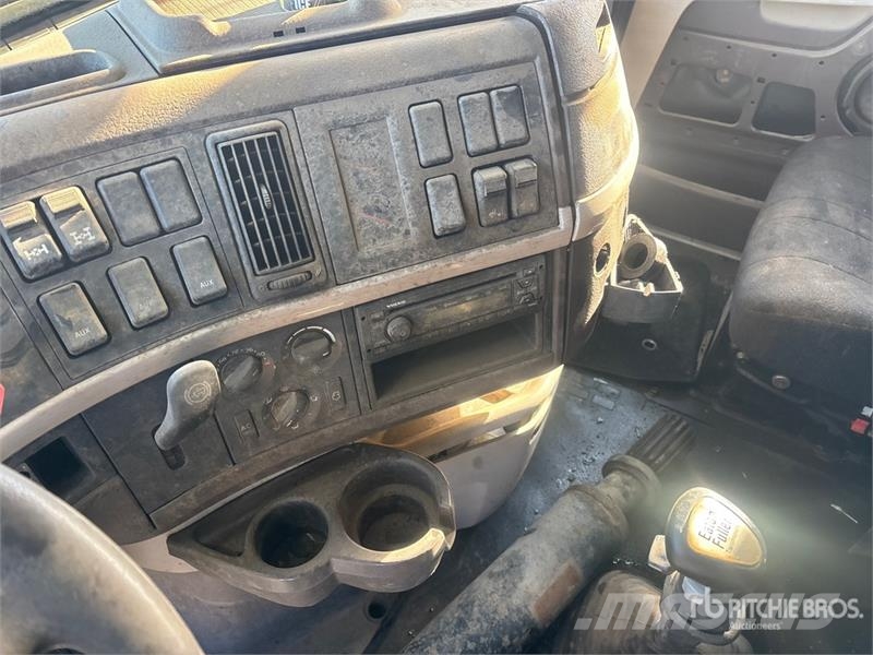 Volvo VNL64T670 Nyergesvontatók