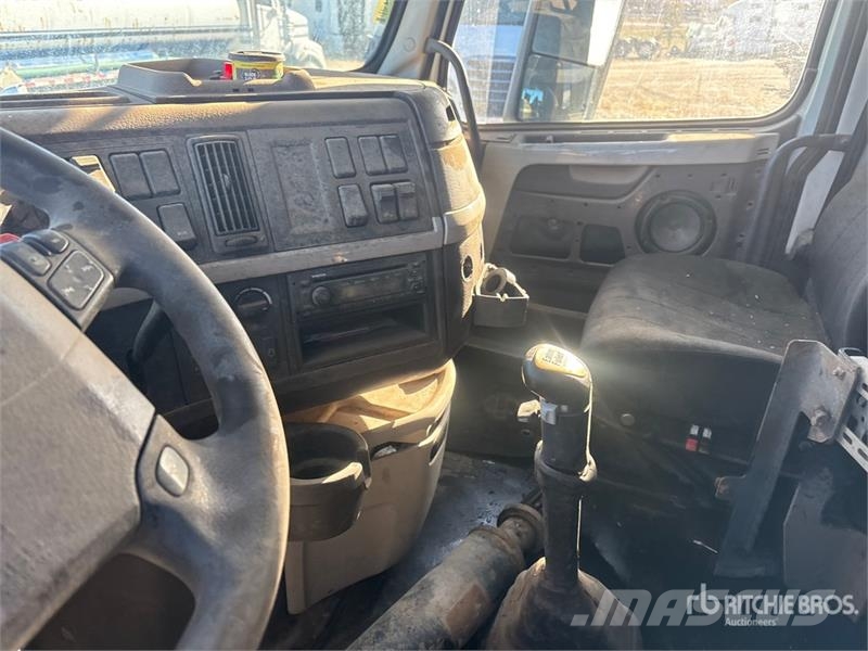 Volvo VNL64T670 Nyergesvontatók