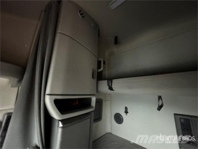 Volvo VNL760 Tegljači