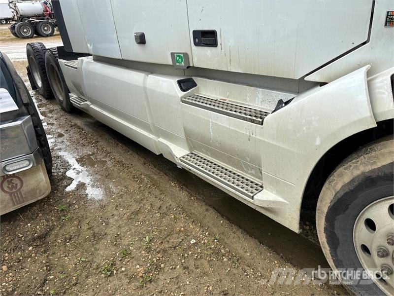 Volvo VNL760 Vetopöytäautot
