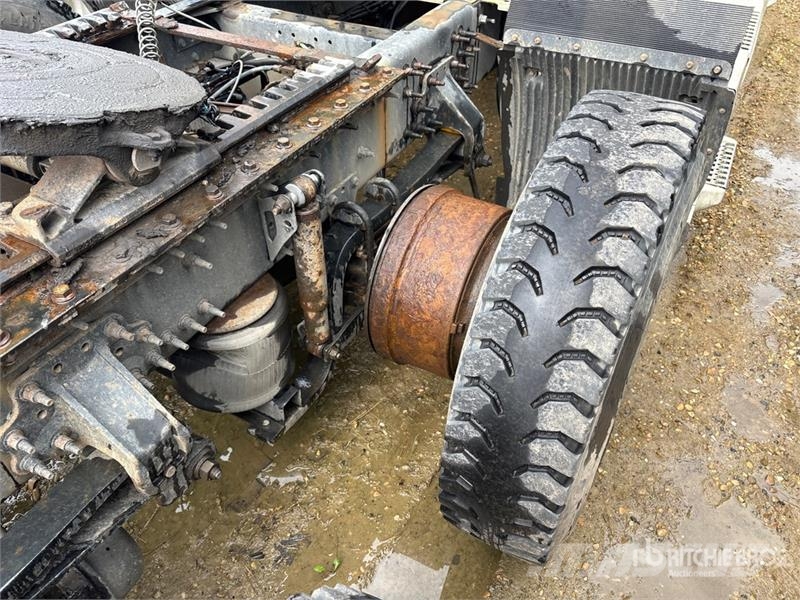 Volvo VNL760 Vetopöytäautot