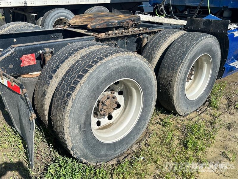 Volvo VNL760 Trekkers