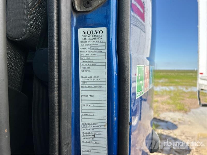 Volvo VNL760 Trekkers