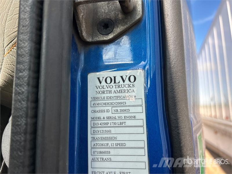 Volvo VNL760 Trekkers