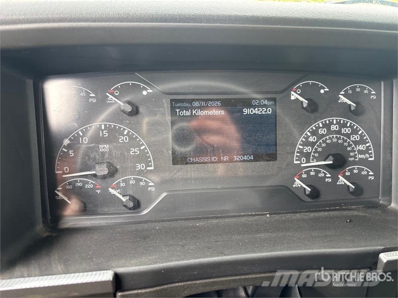 Volvo VNL760 Vetopöytäautot