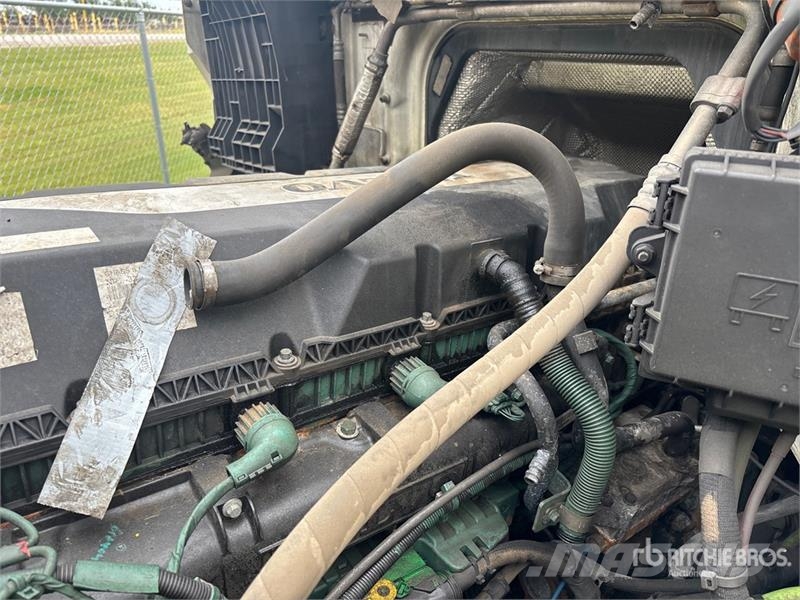 Volvo VNL760 Vetopöytäautot
