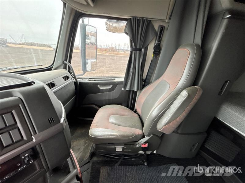Volvo VNL760 Tegljači