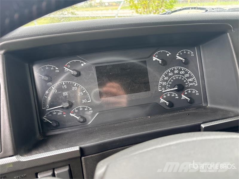 Volvo VNL760 Vetopöytäautot
