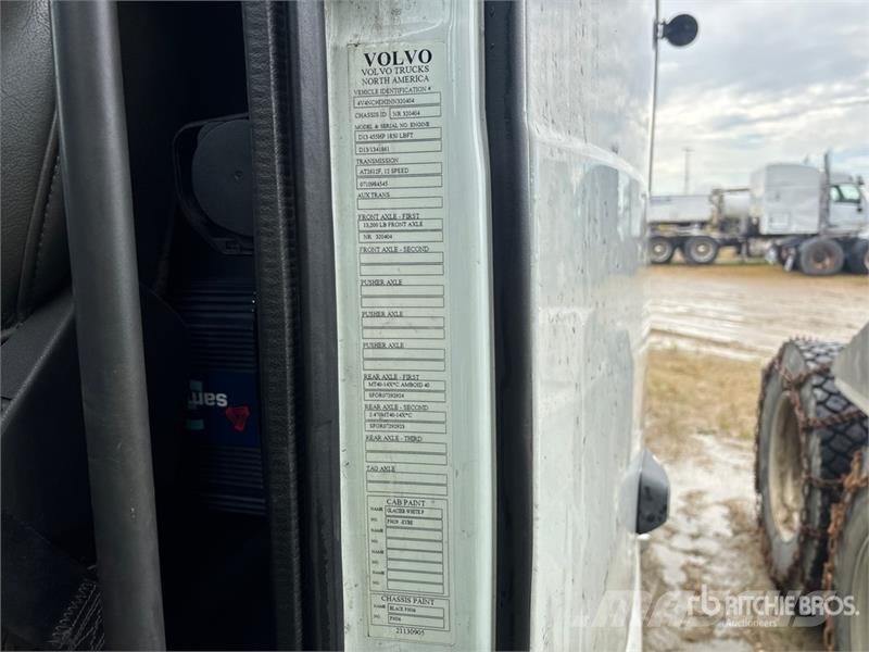 Volvo VNL760 Vetopöytäautot